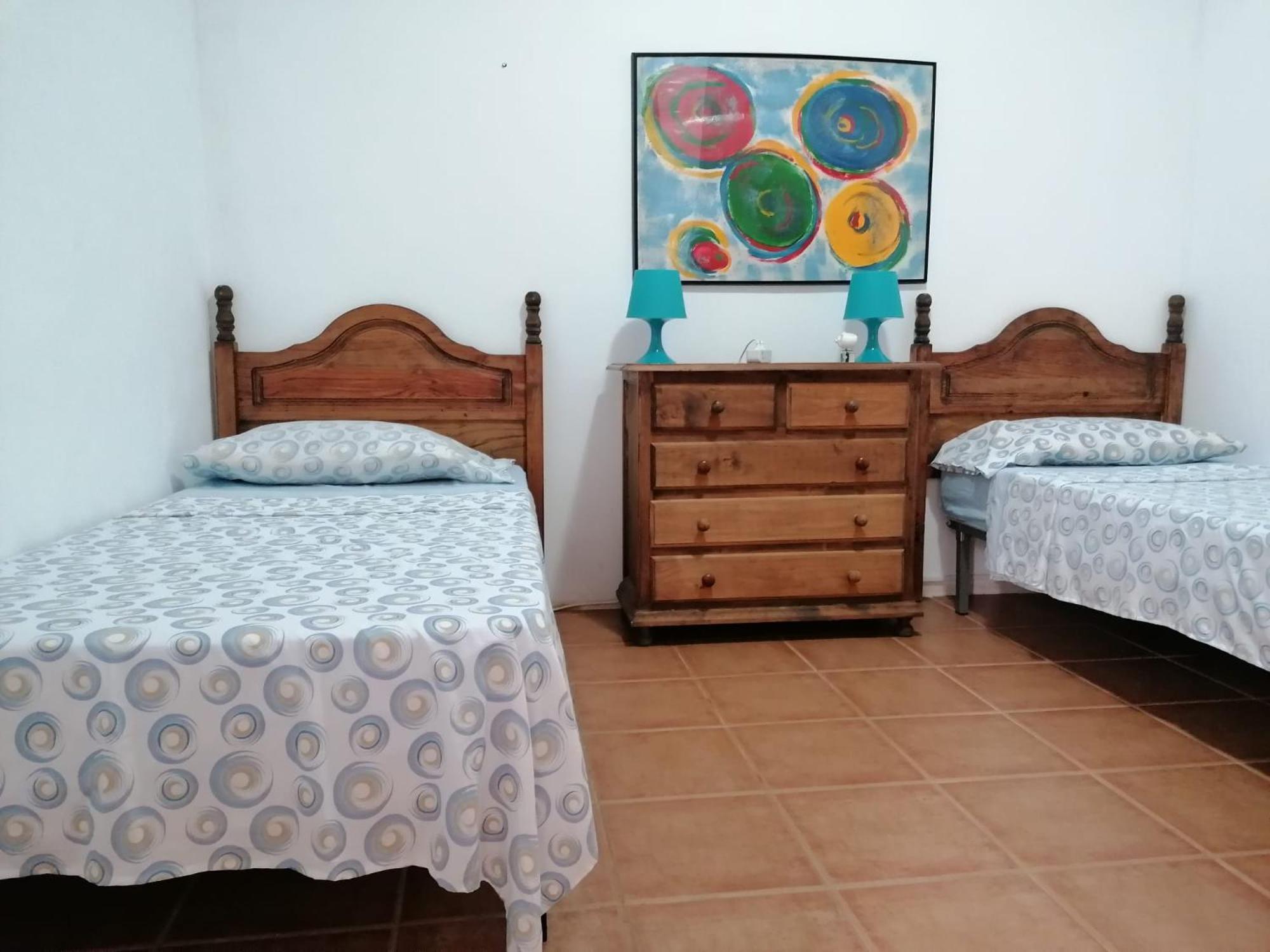 Habitacion En Un Bajo 2 Camas Individual Casa Compartida Abades  Buitenkant foto
